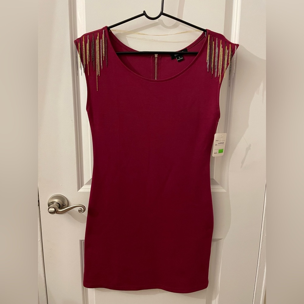 Elegant purple dress great for a Valentine’s Date, size Large.
